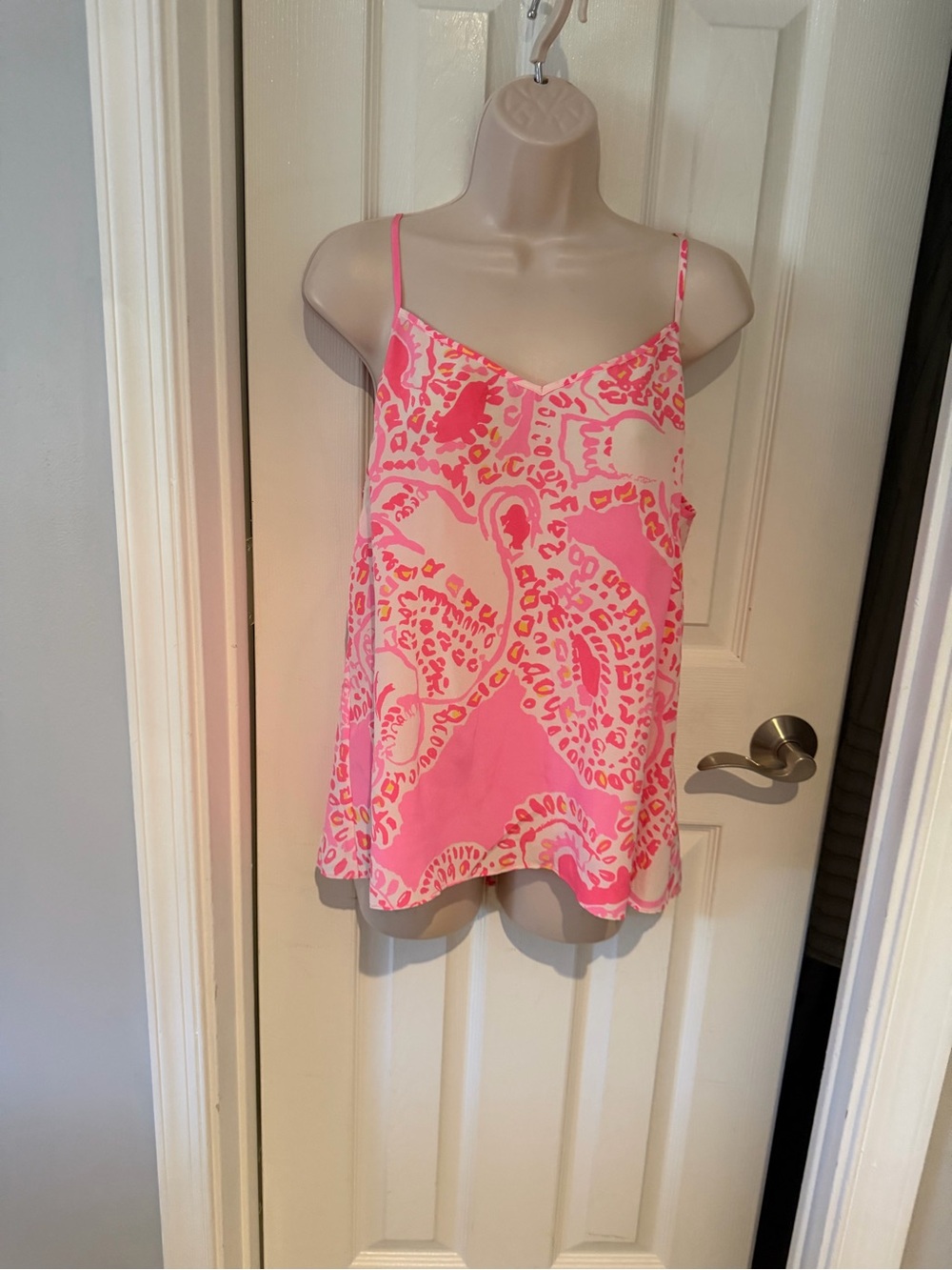 Lilly Pulitzer Trunk in Love tank Top in size Large